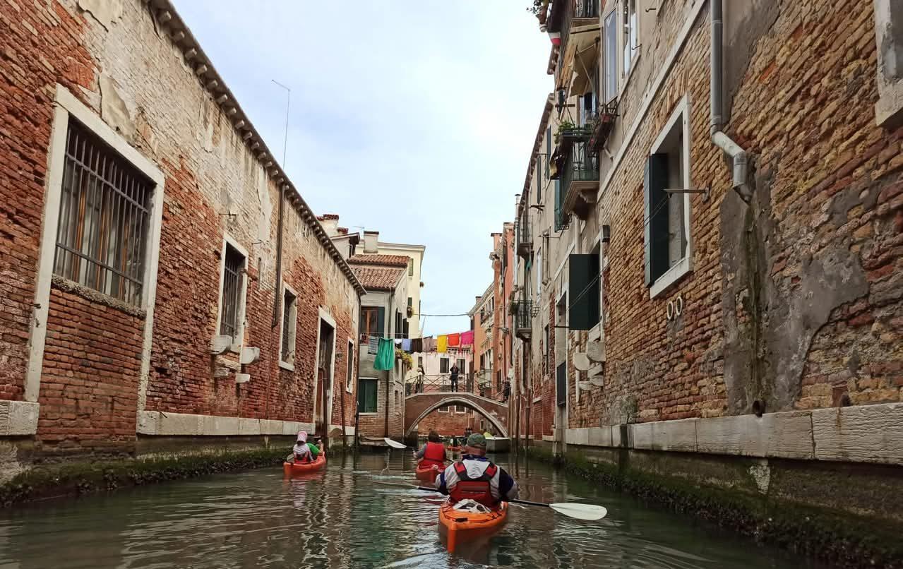 Kayak di gruppo